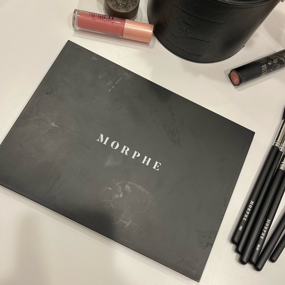 Morphe Hot Spot 35H Palette- Discontinued - Picture 2 of 3